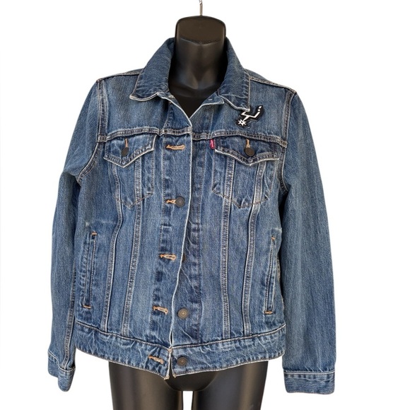 Levi's Jackets & Blazers - Levis NBA San Antonio Spurs
Womens Denim Trucker Jacket Jean
Size L large used